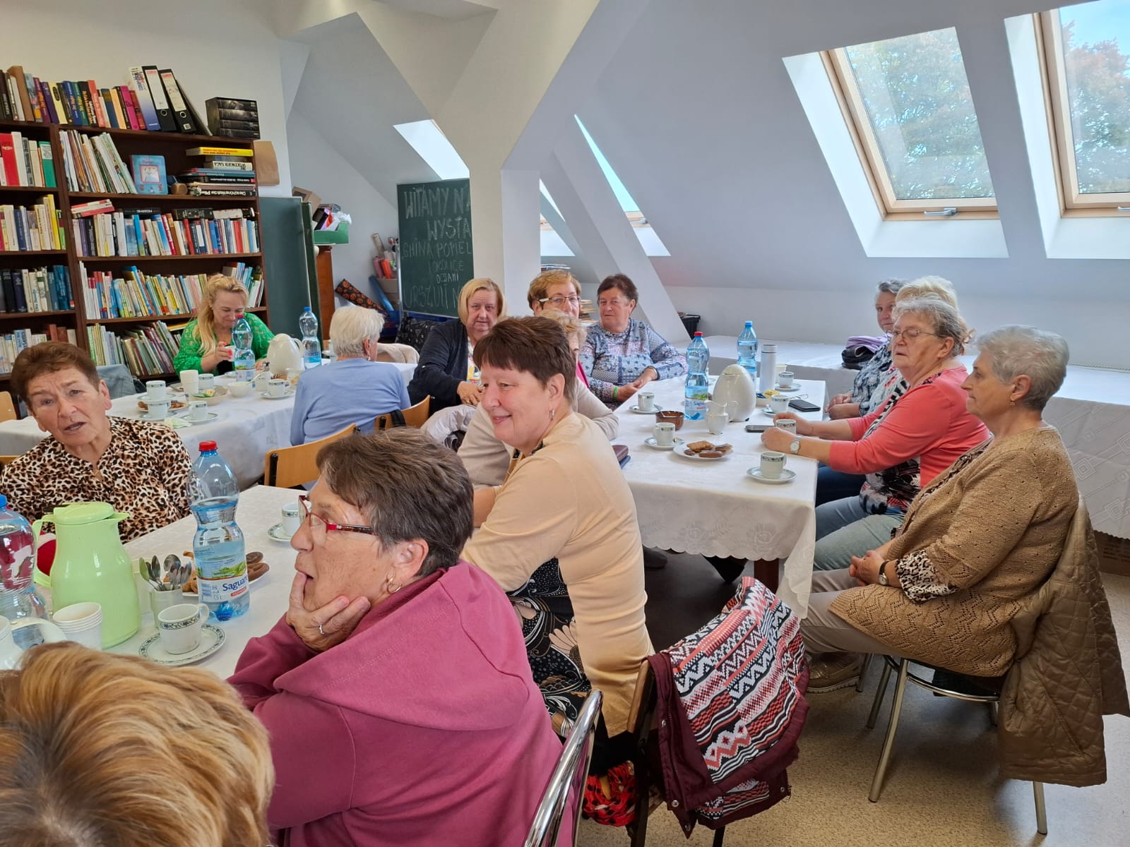 Otwarcie wystawy twórczości Urszuli Nawrath w Bibliotece w Starych Siołkowicach [ZDJĘCIA]