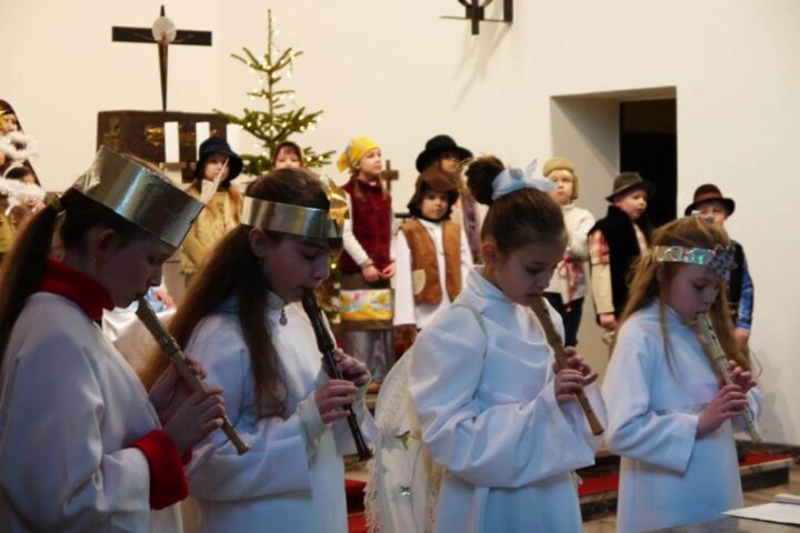 Uczniowie wystawili dziś Jasełka