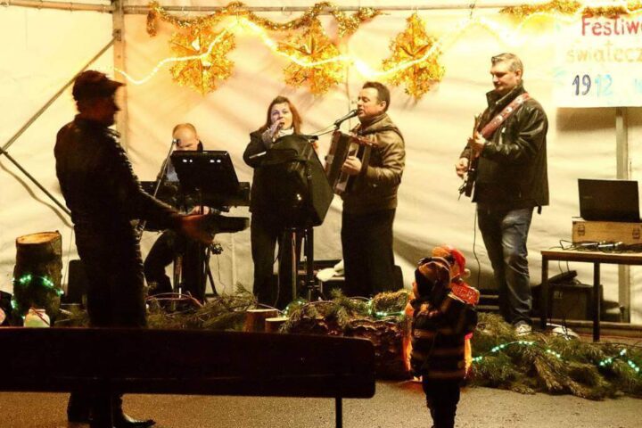 RADOSNE SPOTKANIE POD GRUDNIOWYM NIEBEM czyli III FESTIWAL MUZYKI ŚWIĄTECZNEJ