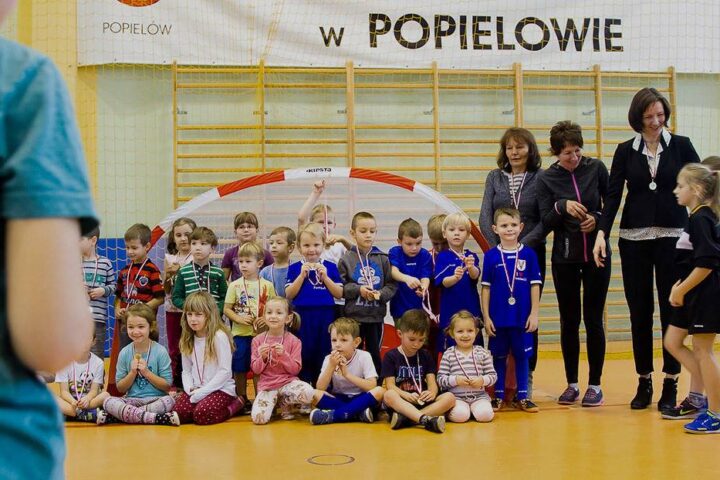 Turniej Piłki Nożnej w Popielowie odwiedził specjalny gość! Poznajecie go?