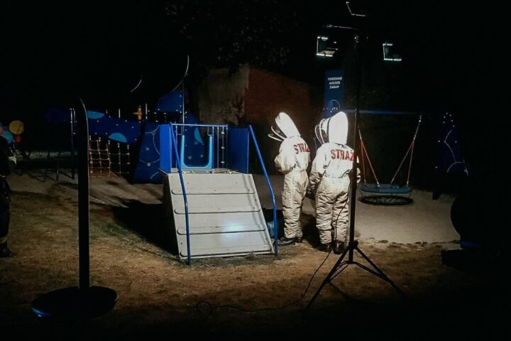 Gniazdo os na placu zabaw NIVEA