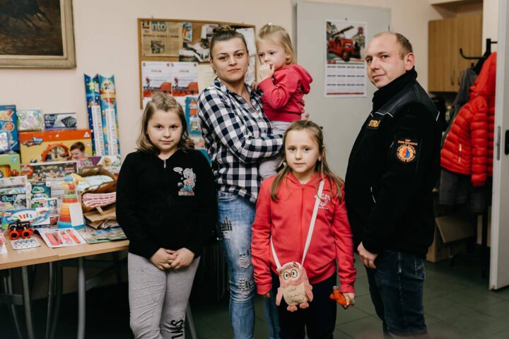 Strażacy uzbierali górę prezentów dla potrzebujących dzieci
