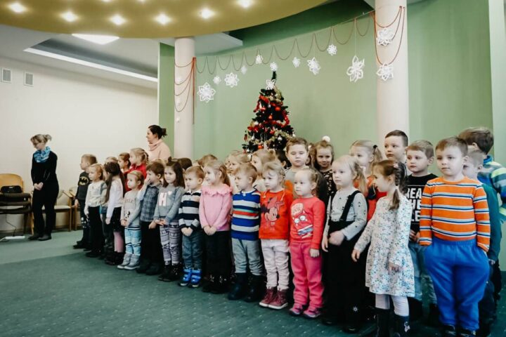 Przedszkolacy ze Starych Siołkowic umilają czas chorym i samotnym