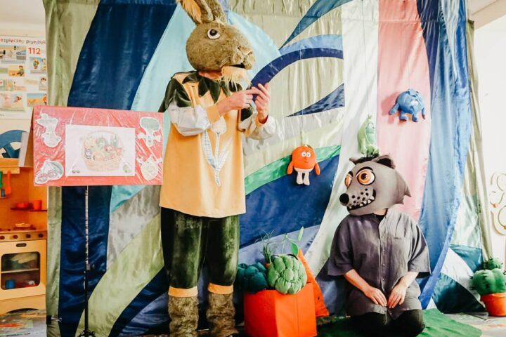 Przedszkolaków odwiedził teatr z Krakowa ze swoim przedstawieniem pt. „Jarzynki to witaminki”