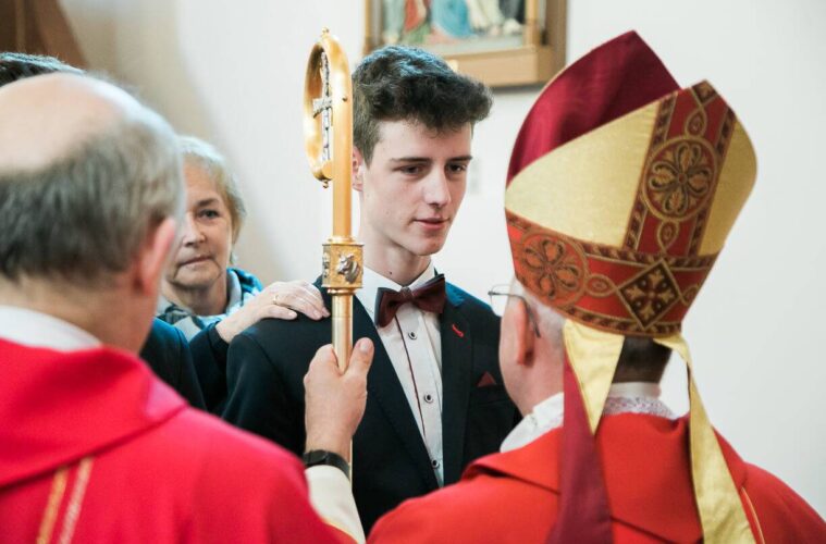 Uroczystość przyjęcia sakramentu Bierzmowania w Starych Siołkowicach