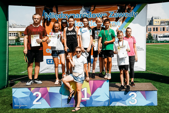 Deszcz medali na Finałe Szkół Wiejskich w lekkoatletyce w Opolu dla stare siołkowice