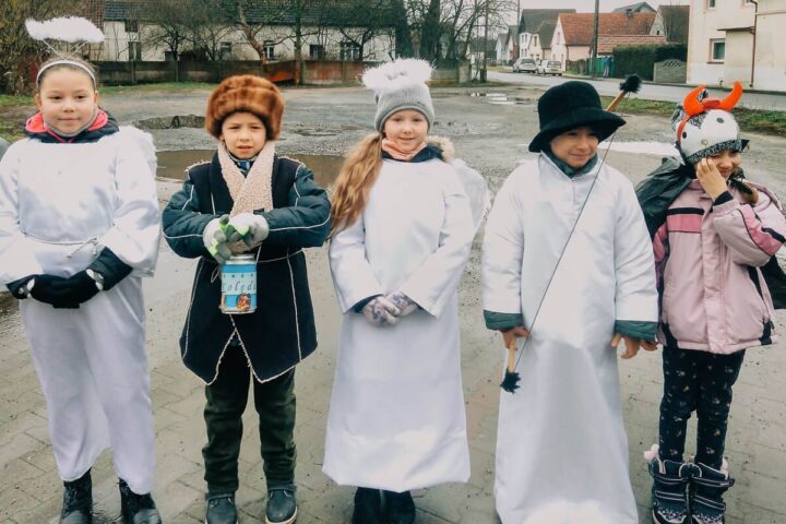 Szkolni kolędnicy wyruszyli w trasę! Stare Siołkowice