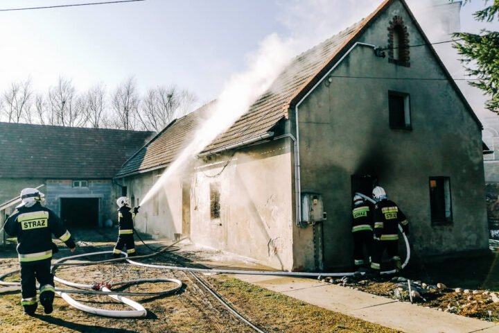 Pożar domu jednorodzinnego w Starych Siołkowicach