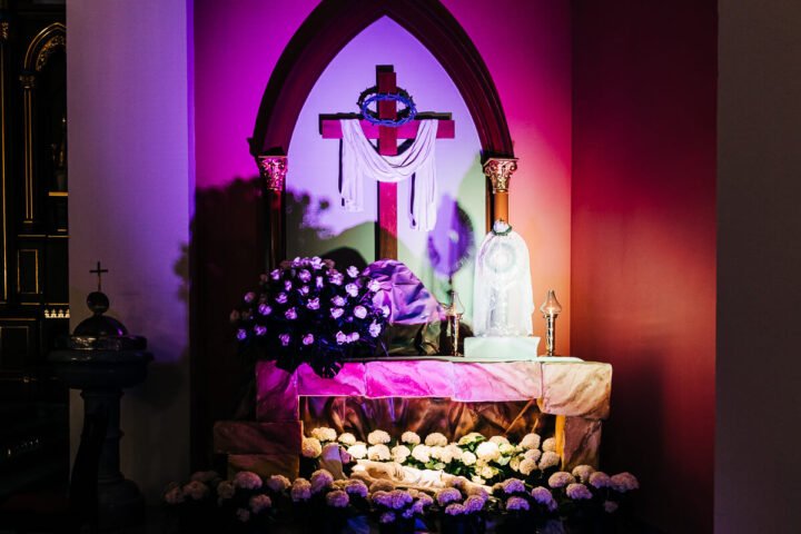Pan Jezus złożony do grobu
