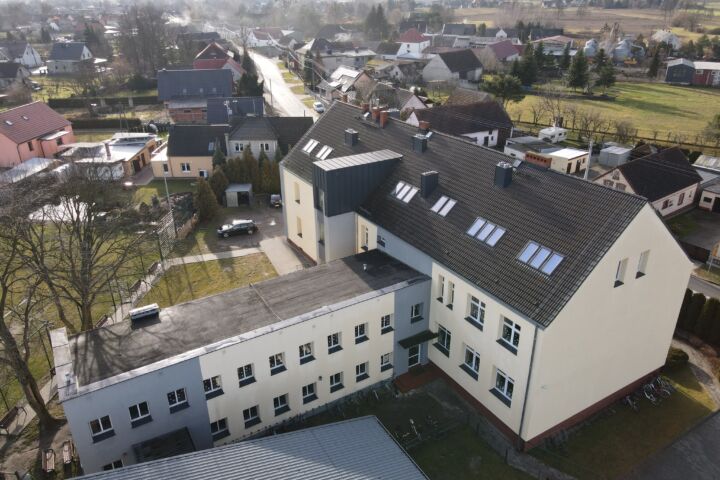 Firma PROTEC wyremontowała dach "łącznika" Szkoły Podstawowej w Starych Siołkowicach