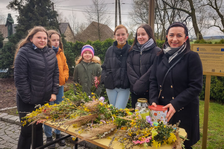 Palmy wielkanocne na wsparcie działalności naszej scholi ,,Archaniołki’