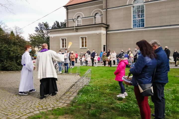 Jak wyglądało święcenie pokarmów w czasie pandemii koronawirusa