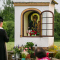 Nabożeństwo przy Kapliczce u Bronowskiego przyciąga liczne grono wiernych