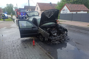 Pożar samochodu w Starych Siołkowicach