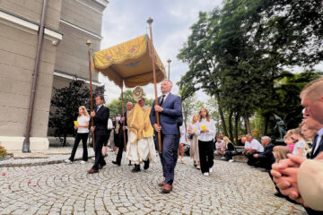 Wierni na ulicach – święto Bożego Ciała w Starych Siołkowicach