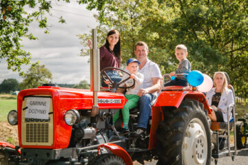 Barwny korowód i tradycja – Dożynki Gminne 2025 w Kuźnicy Katowskiej