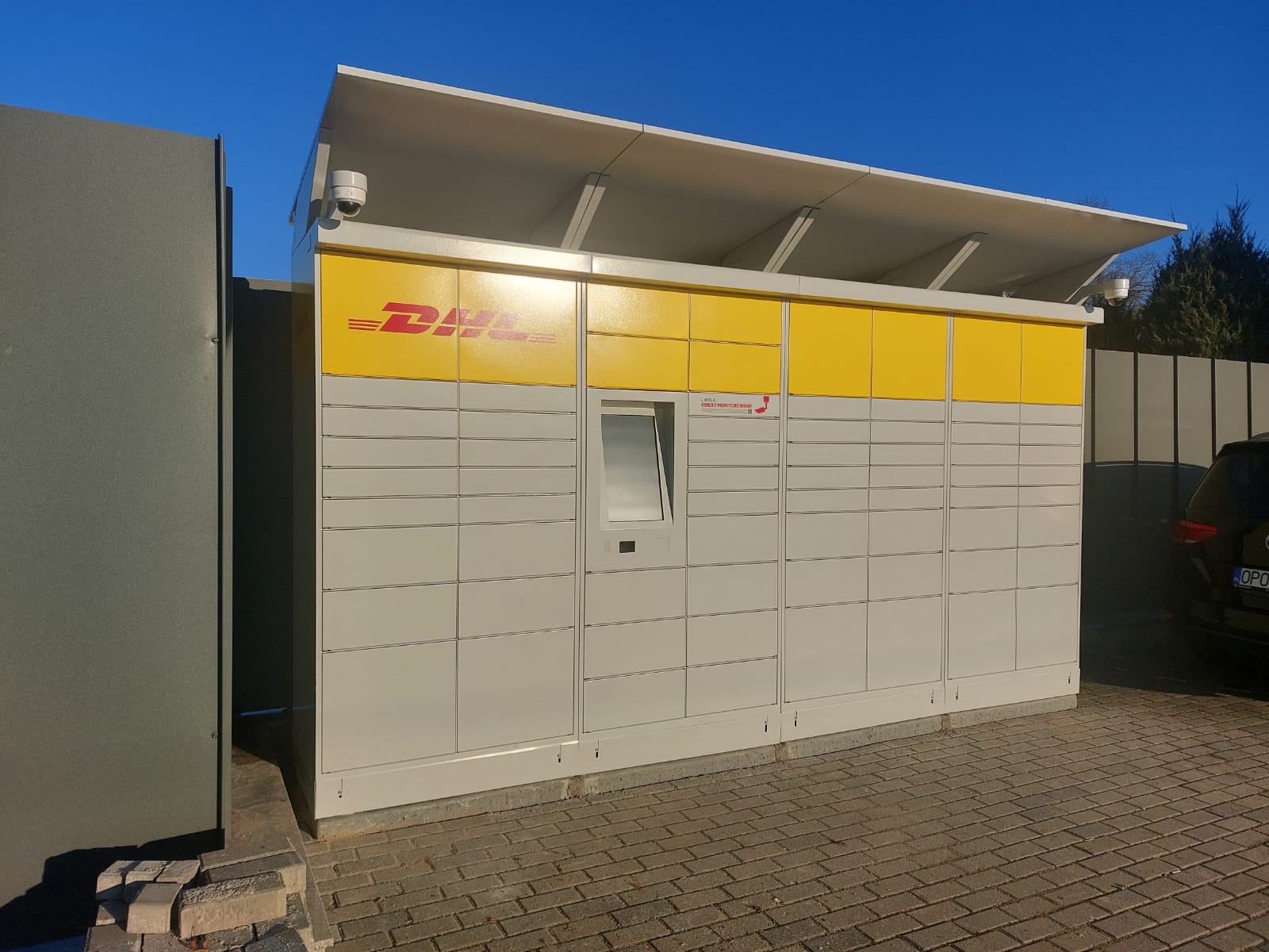 DHL BOX