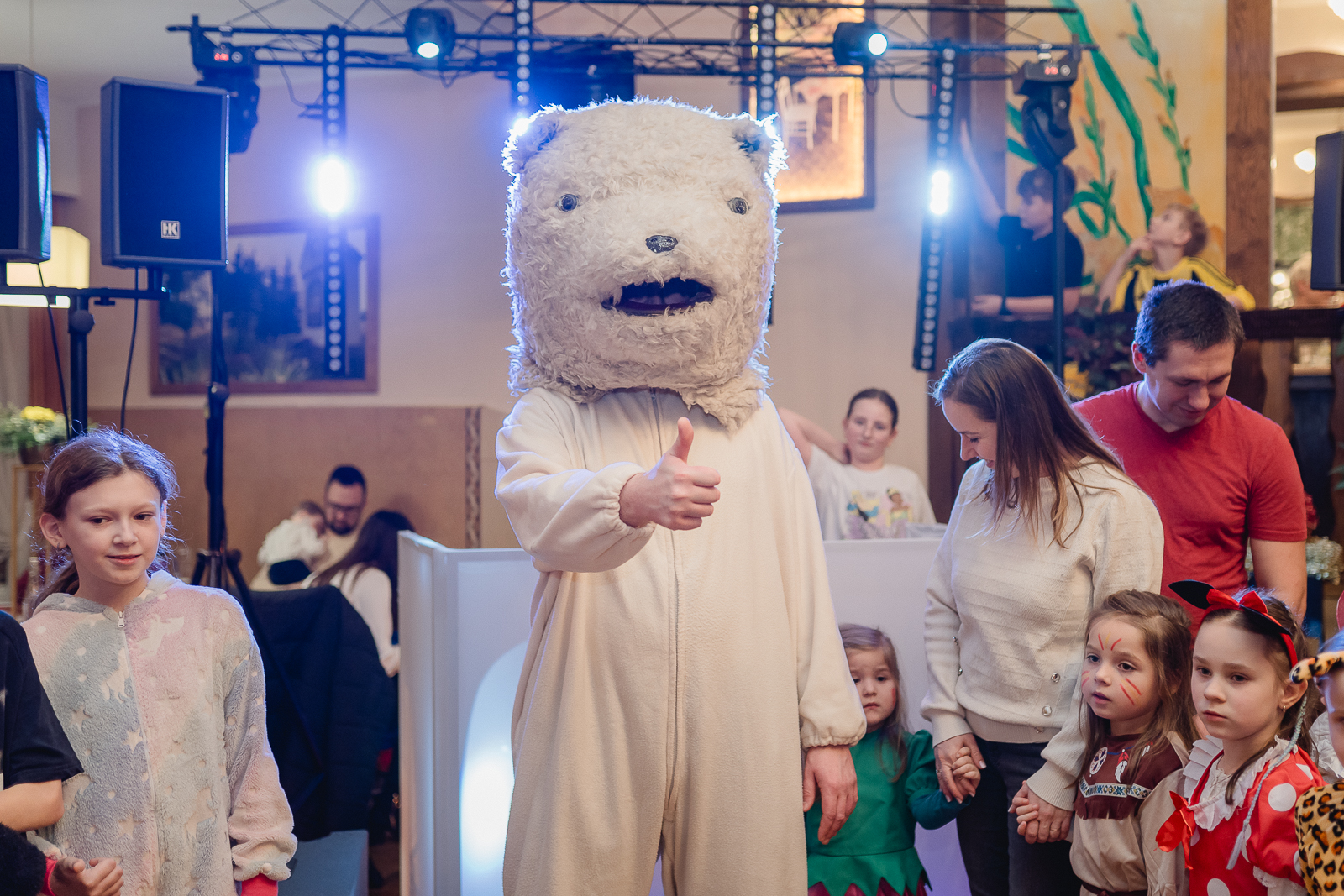 Kolorowo, głośno, karnawałowo, niedźwiedziowa imprezka w Siołkowicach!